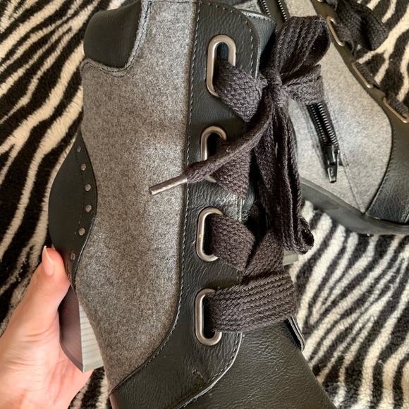 Boots - Picture 2 of 6